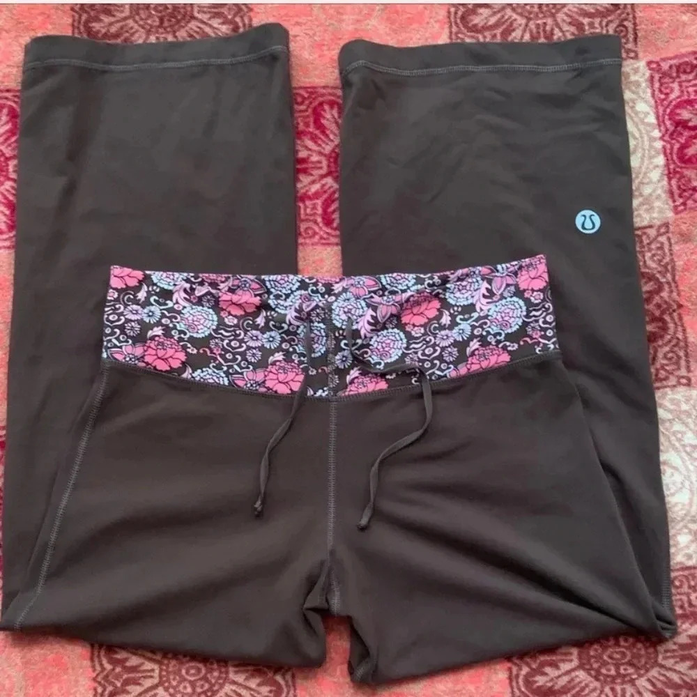 Lululemon loose fit tie crop